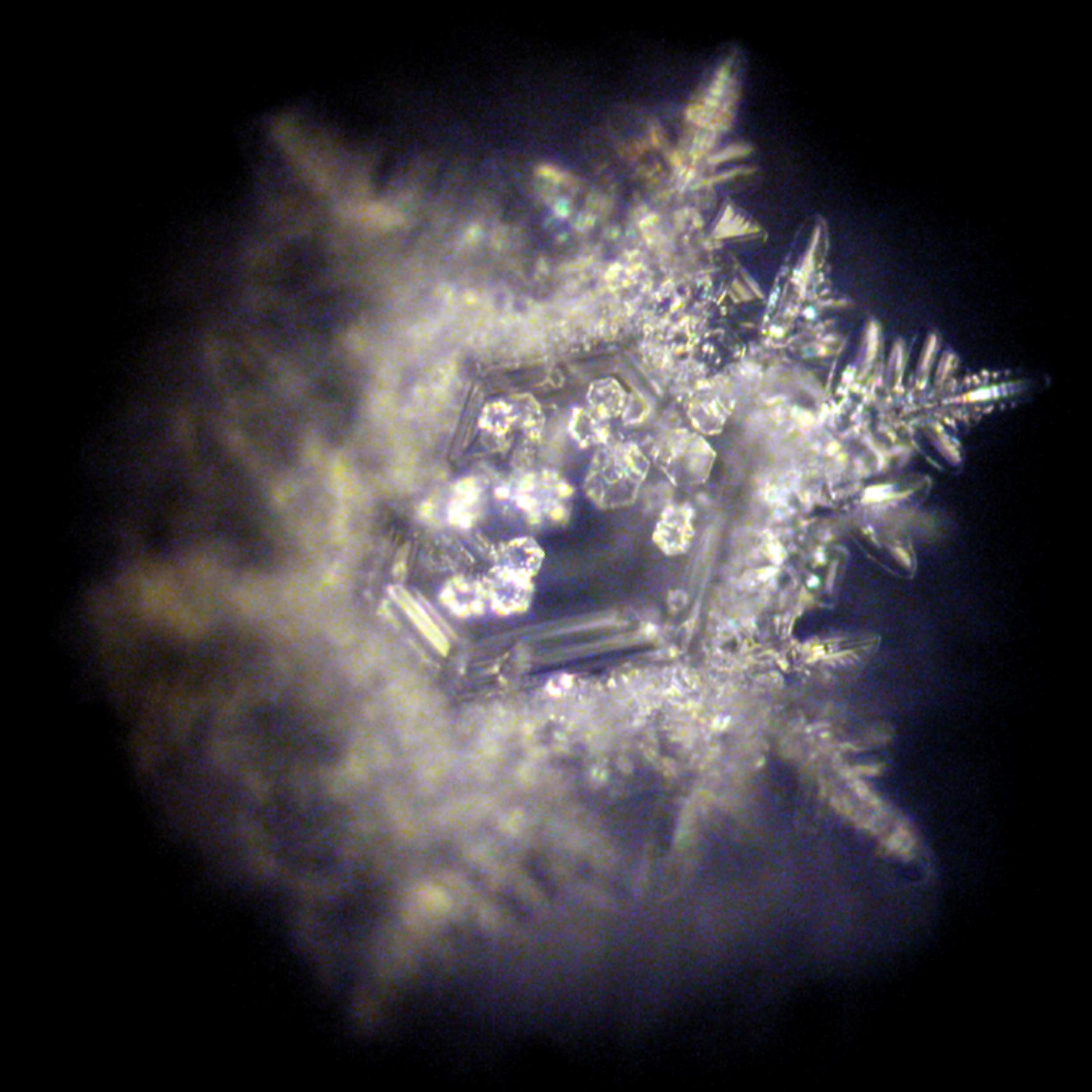 Universe-CrystalycxspR0ecGawQ